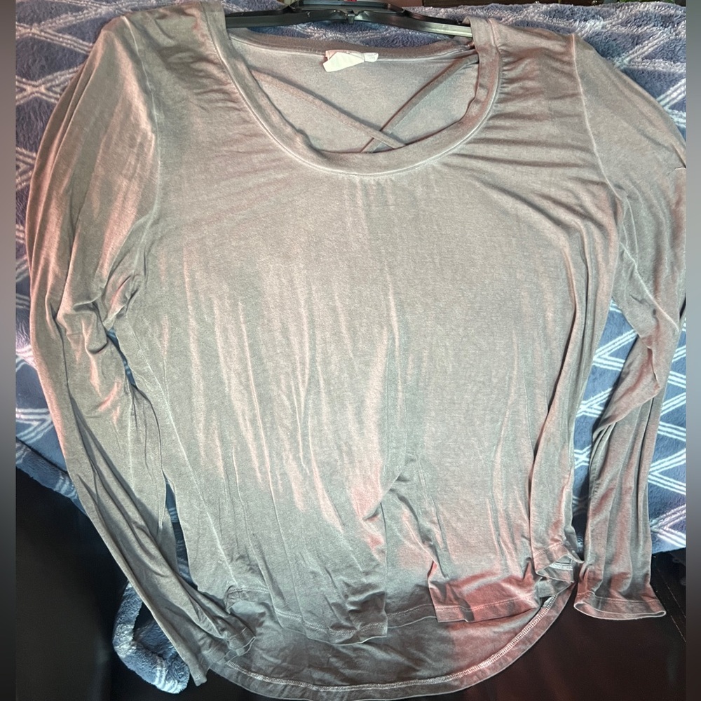 White Crow Women's Gray Long Sleeve Tee